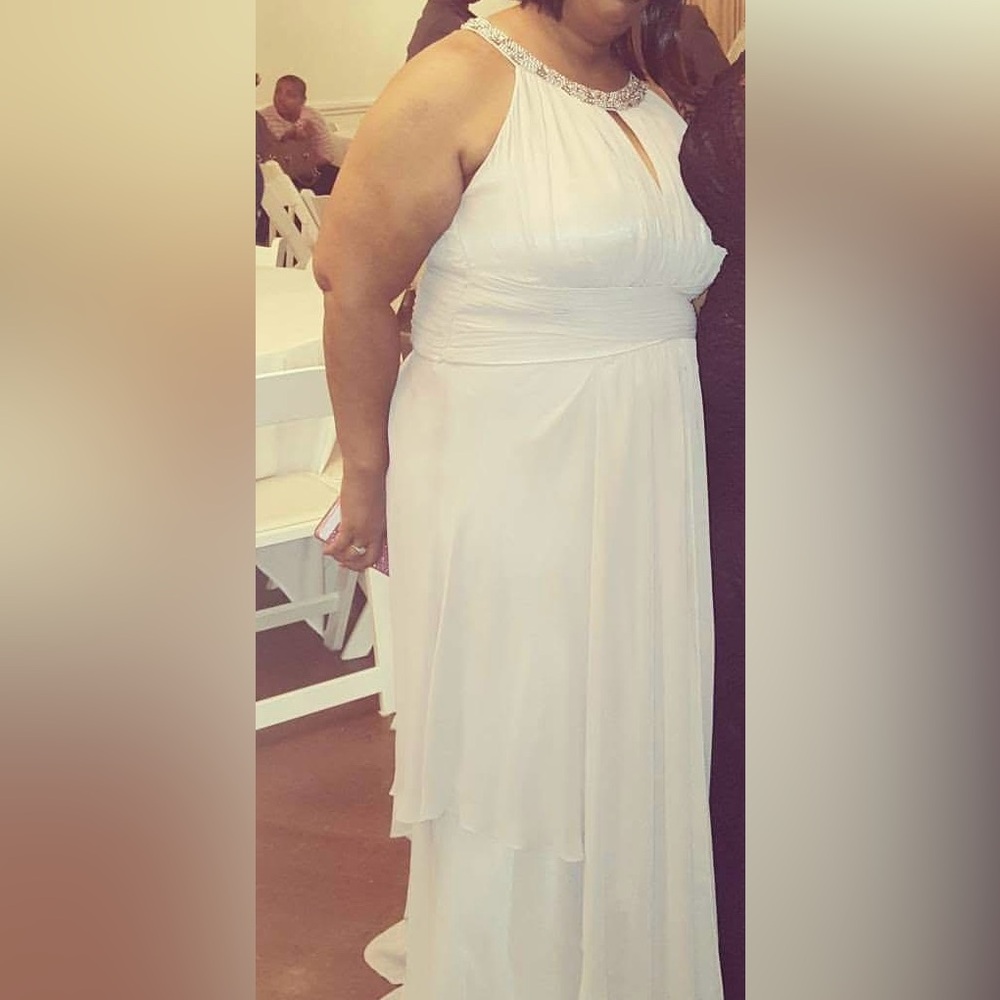 Plus Size Champagne Evening/Prom/Wedding Dress Size 20